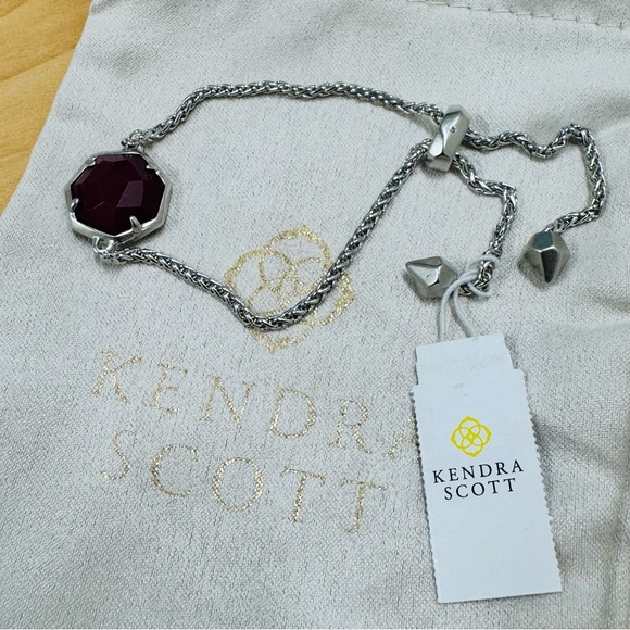 NWT Kendra Scott Rhodium Plated and Faceted Maroon Jade Adjustable Bolo Bracelet - Picture 2 of 4